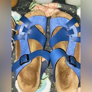 Siize 8 Birkenstock womens sandsks